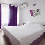 Guest house - пролет *