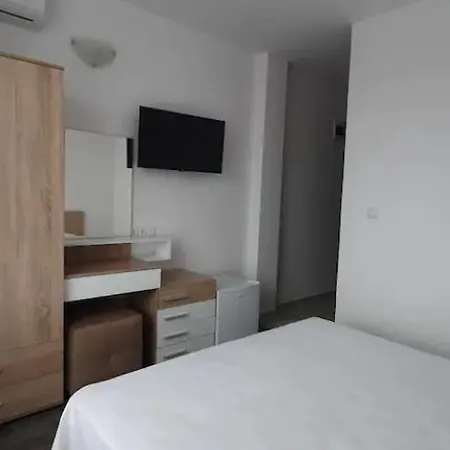 ゲストハウス - пролет ロゼネッツ